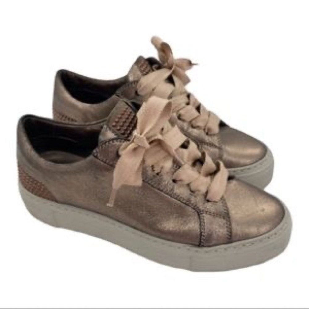 ⬇️PRICE⬇️ 
AGL - Metallic Taupe Rose Sneaker - size 37/ 7